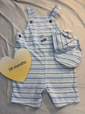NWT - 2 piece newborn baby outfit.